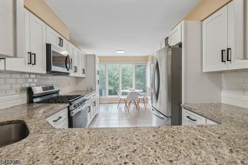 4 Tow Path Cres - Photo 6 of 12