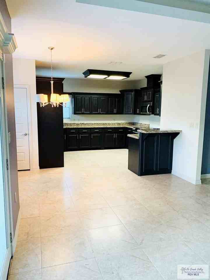 6822 Stone Oak - Photo 5 of 13