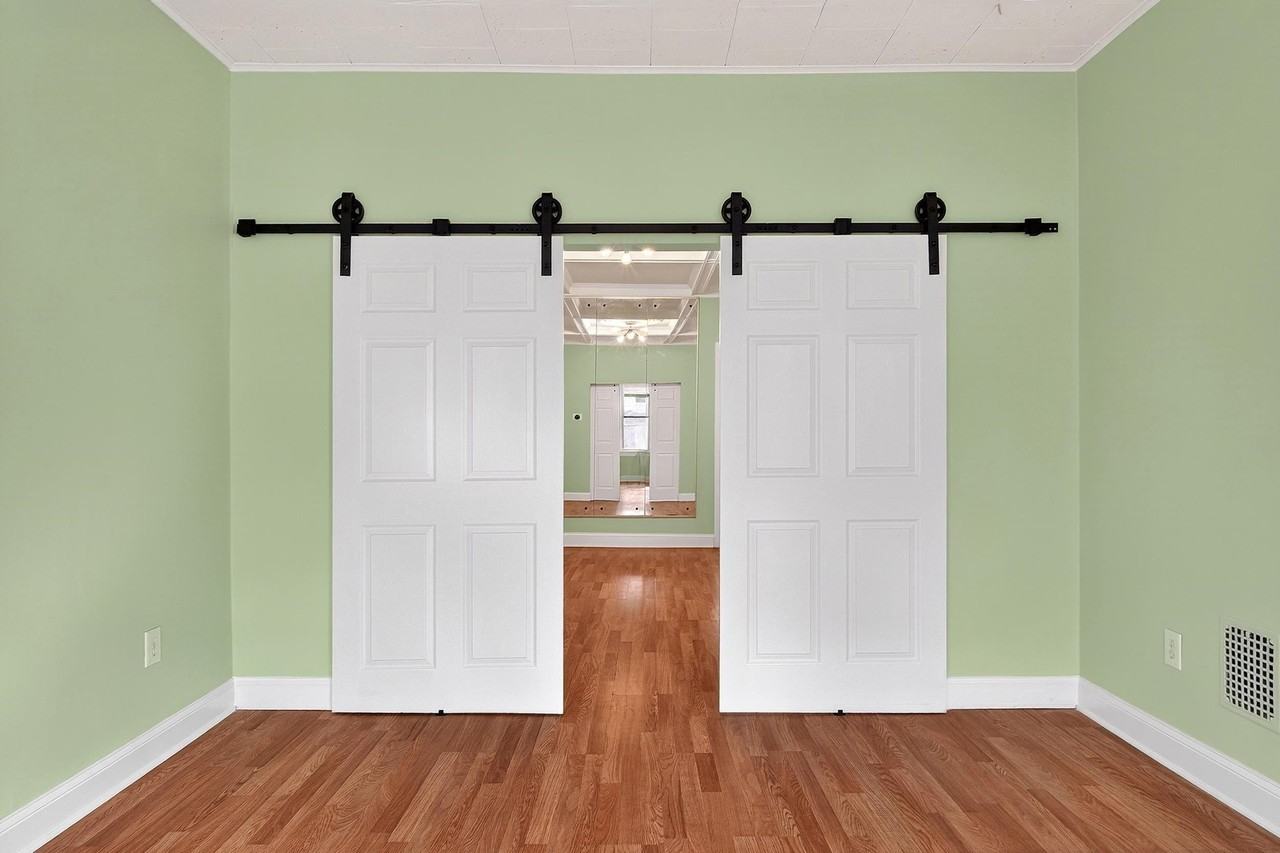 133 W 28th St #1 - Photo 4 of 17