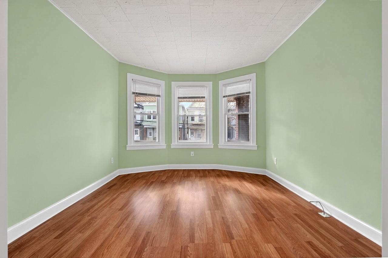 133 W 28th St #1 - Photo 5 of 17