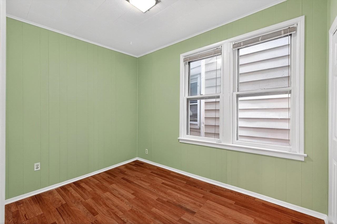 133 W 28th St #1 - Photo 6 of 17