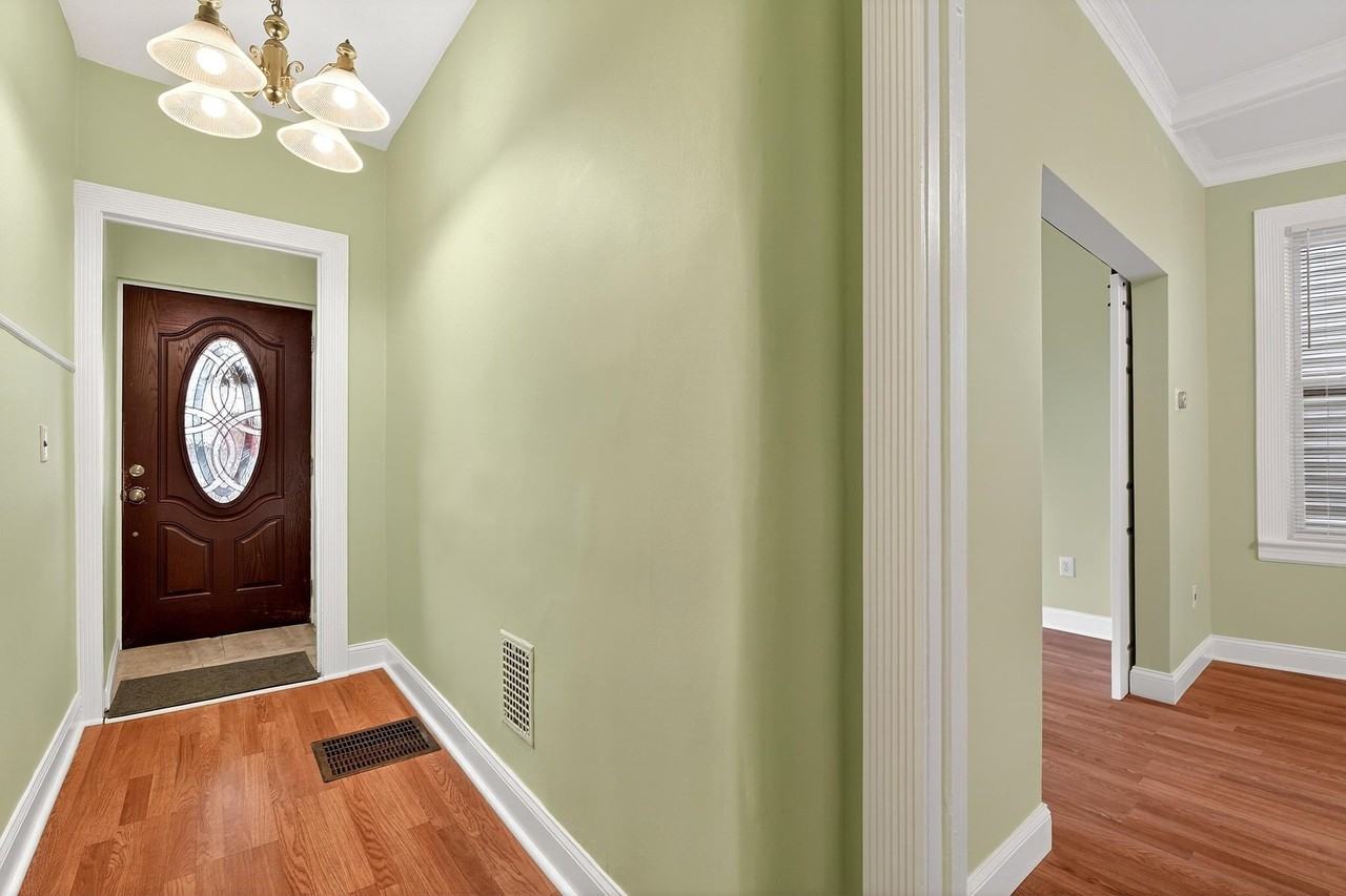 133 W 28th St #1 - Photo 7 of 17