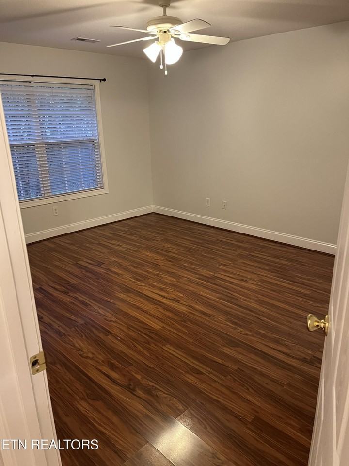 1817 Andy Ln - Photo 4 of 10