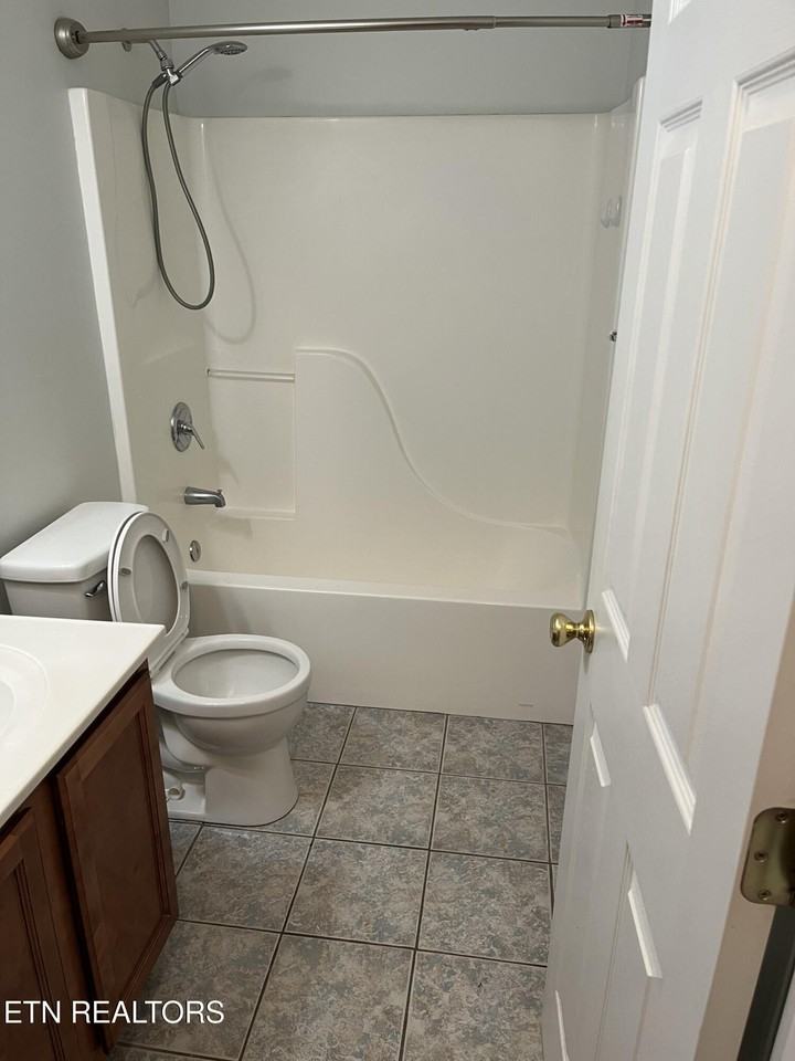 1817 Andy Ln - Photo 7 of 10