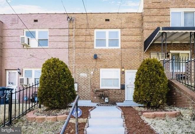 2206 15th St Ne - Photo 2 of 11