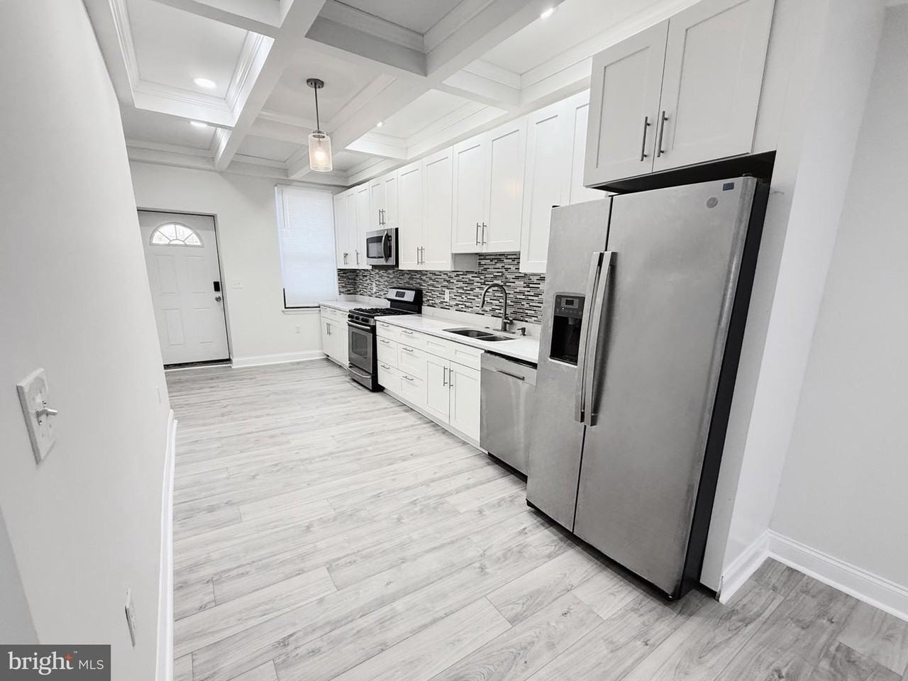 714 Dolphin St - Photo 5 of 29