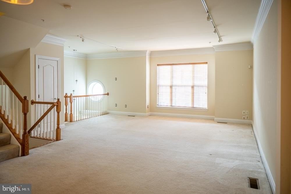 5115 Grimm Dr - Photo 4 of 27