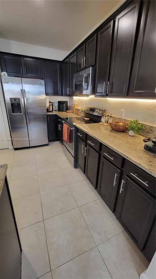 10630 Nw 88th St #205 - Photo 4 of 14