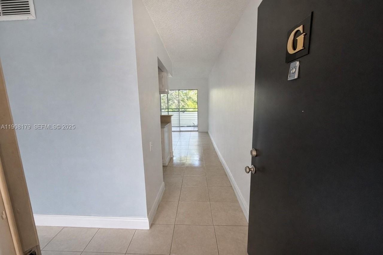 5332 Ne 6th Ave #G12 - Photo 3 of 26