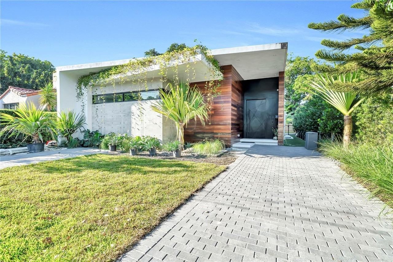 34 Sw 26th Rd #NA - Photo 5 of 50