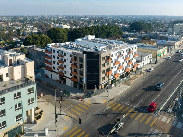 5300 Crenshaw Blvd #106