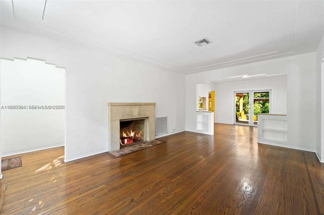 911 Ne 72nd Ter - Photo 7 of 16