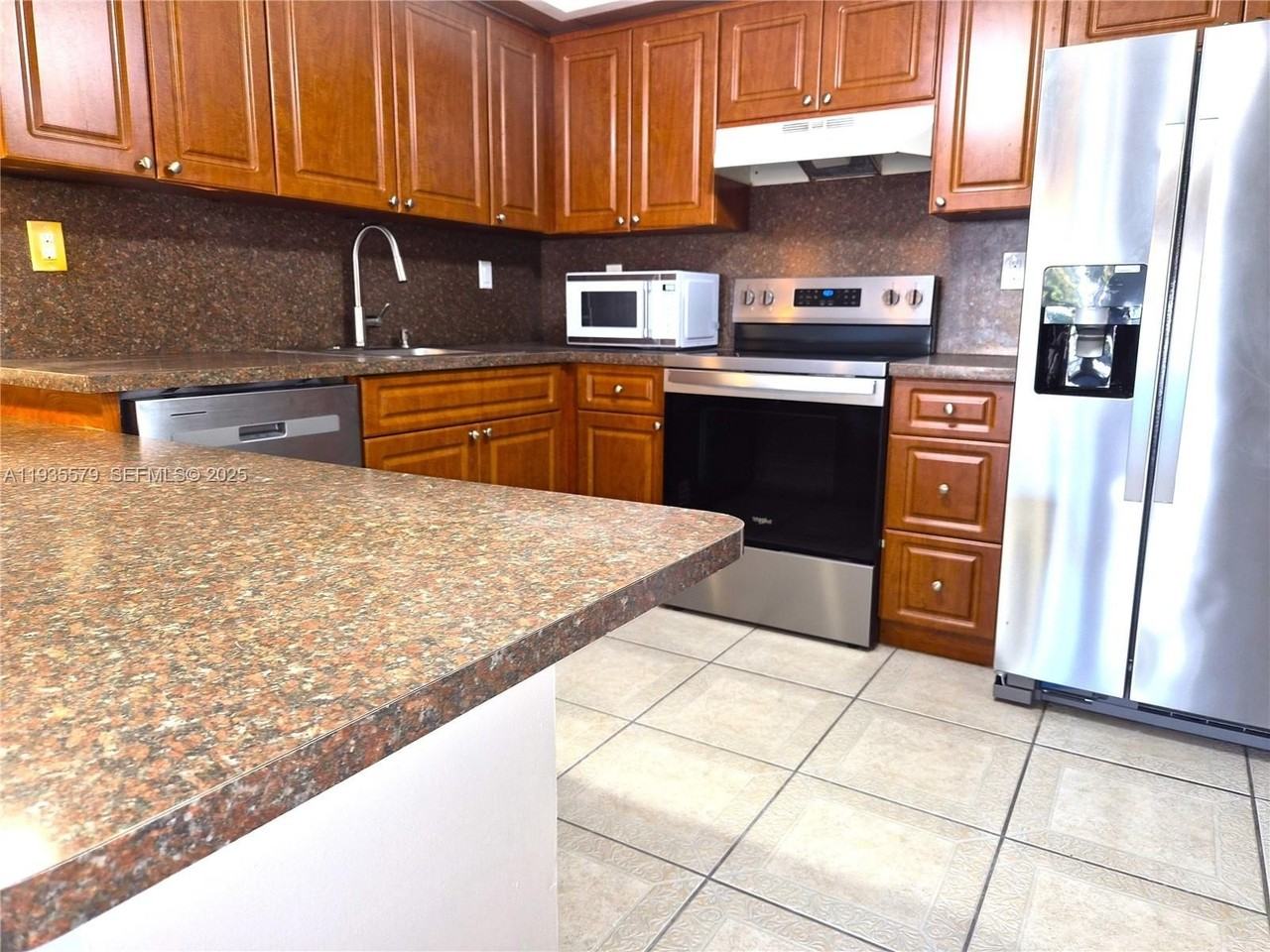 8811 Sw 132nd Pl #203CW - Photo 6 of 34