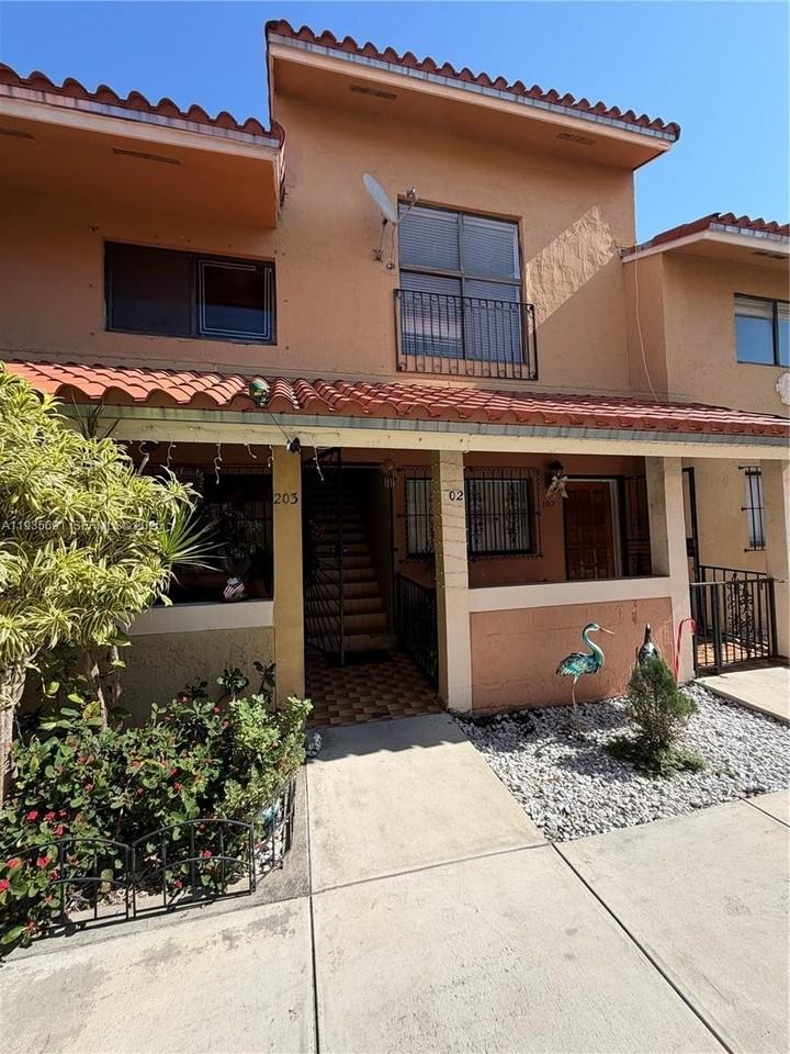 2760 W 61st Pl #202 - Photo 2 of 10