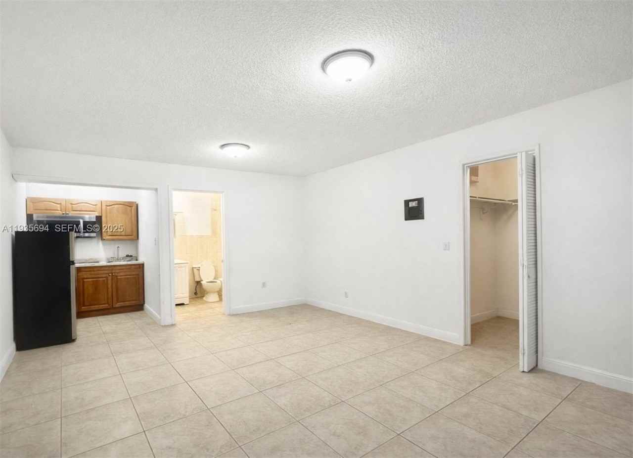 2471 Nw 18th Ter #A - Photo 2 of 9