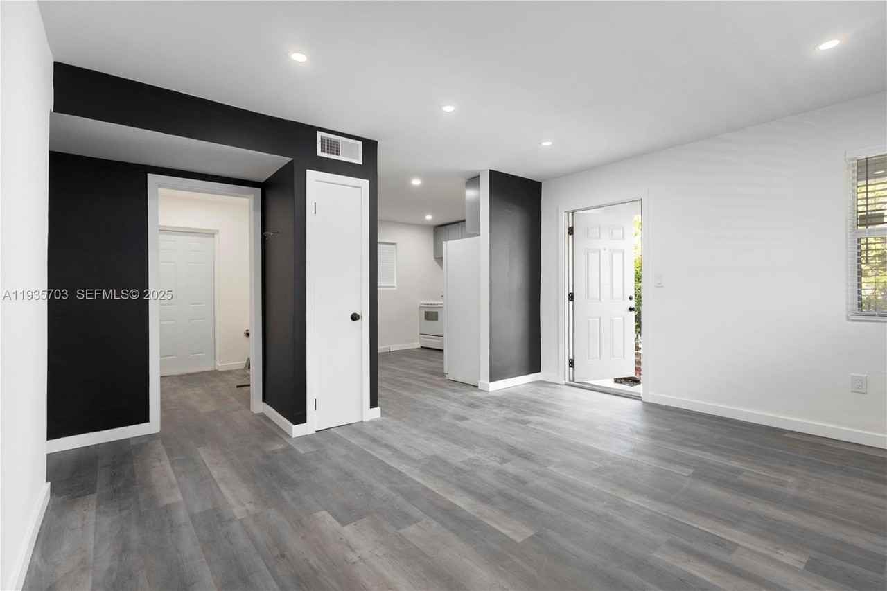 28 Nw 34th Ter #28 - Photo 4 of 16