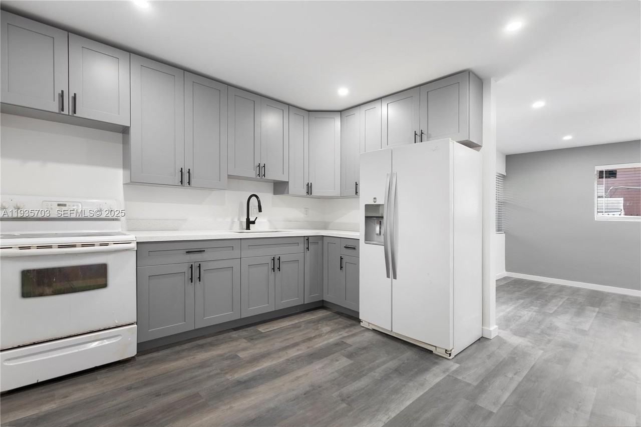 28 Nw 34th Ter #28 - Photo 7 of 16