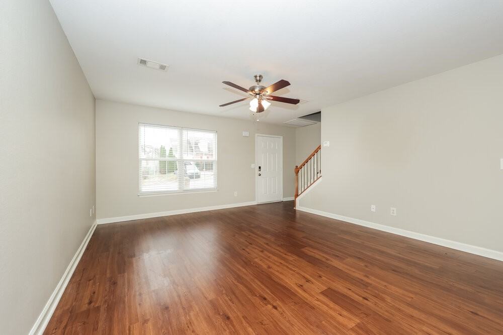 146 Howard Woody Dr - Photo 5 of 17