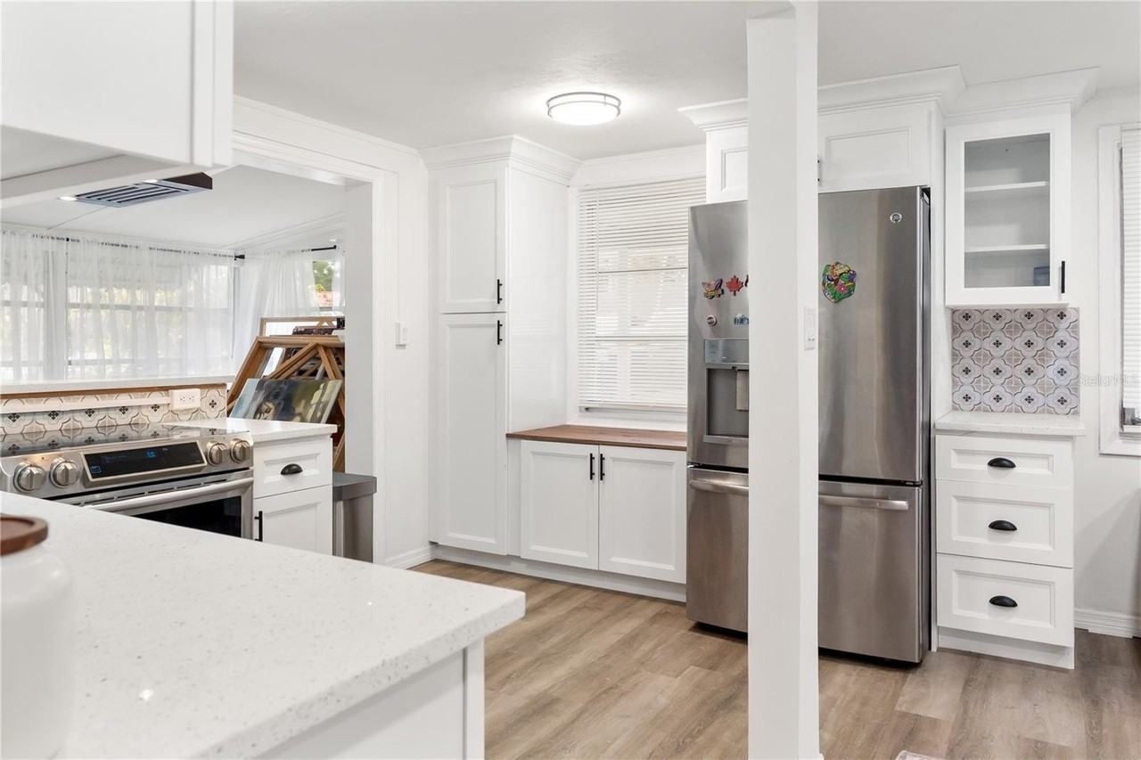 4105 Rockefeller Ave - Photo 2 of 24