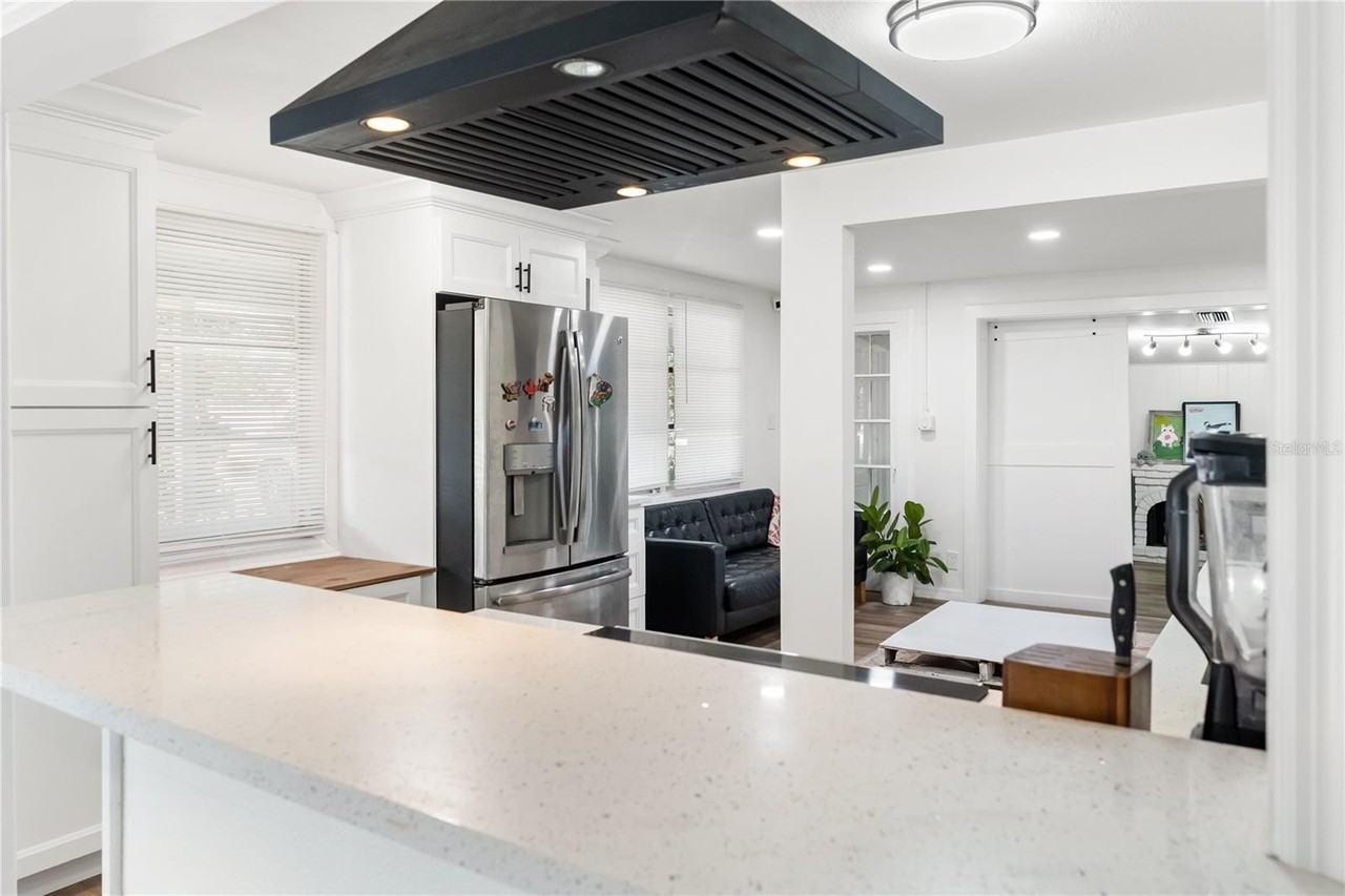 4105 Rockefeller Ave - Photo 3 of 24