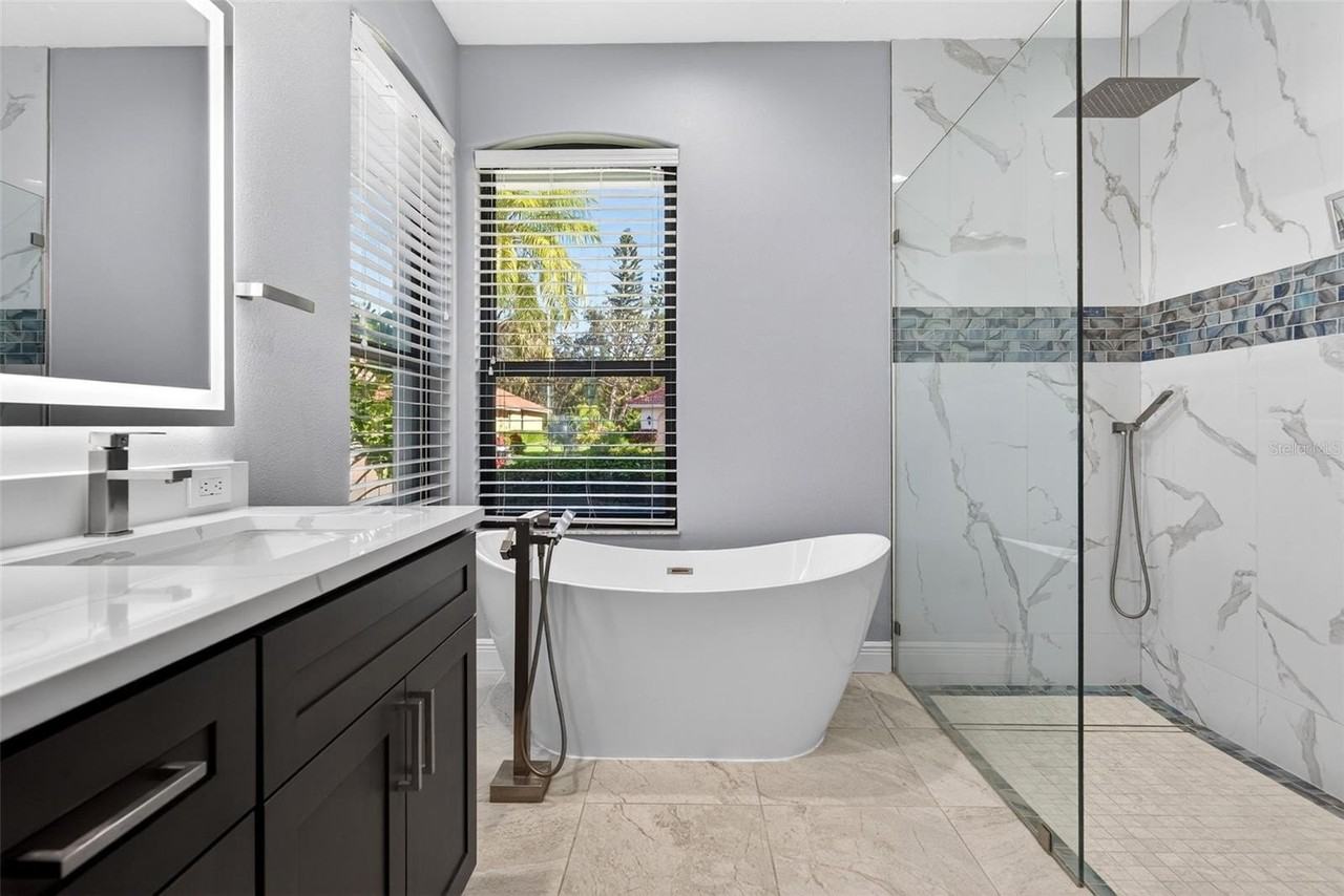 8455 Woodbriar Dr - Photo 7 of 46