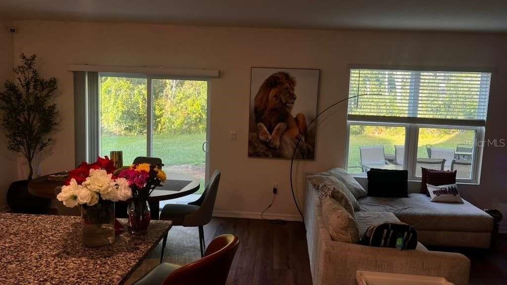 3462 Islewood Ct - Photo 3 of 14