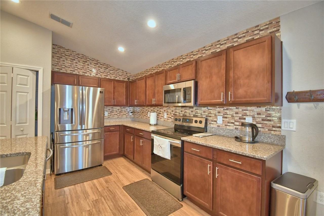 710 Persian Dr - Photo 4 of 23