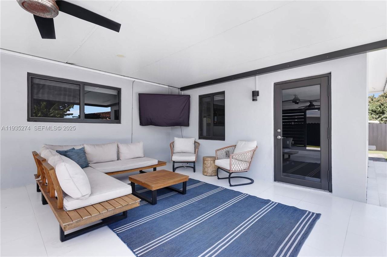 4165 W 5th Ln - Photo 6 of 8