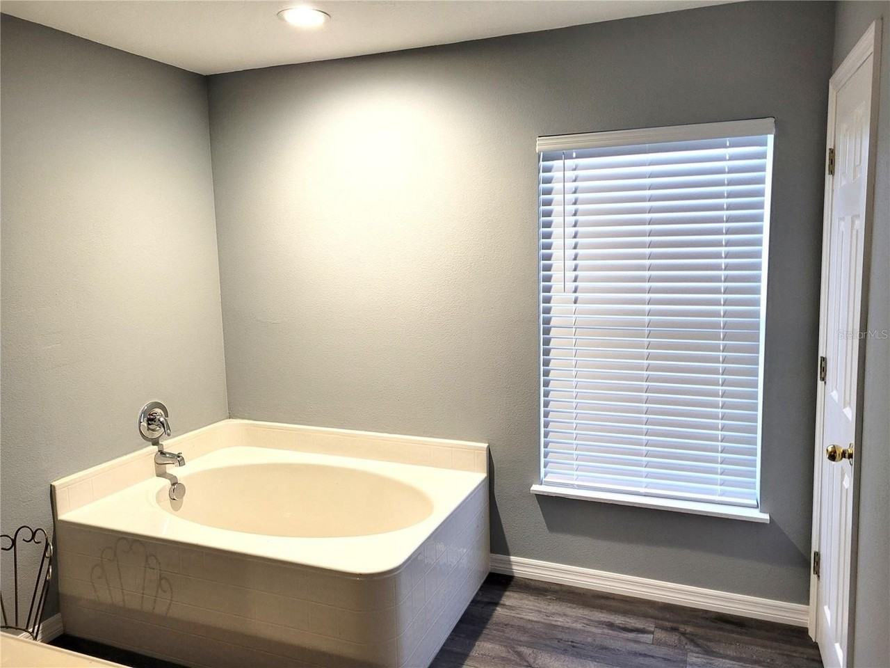 5326 Woodridge Ln - Photo 2 of 5