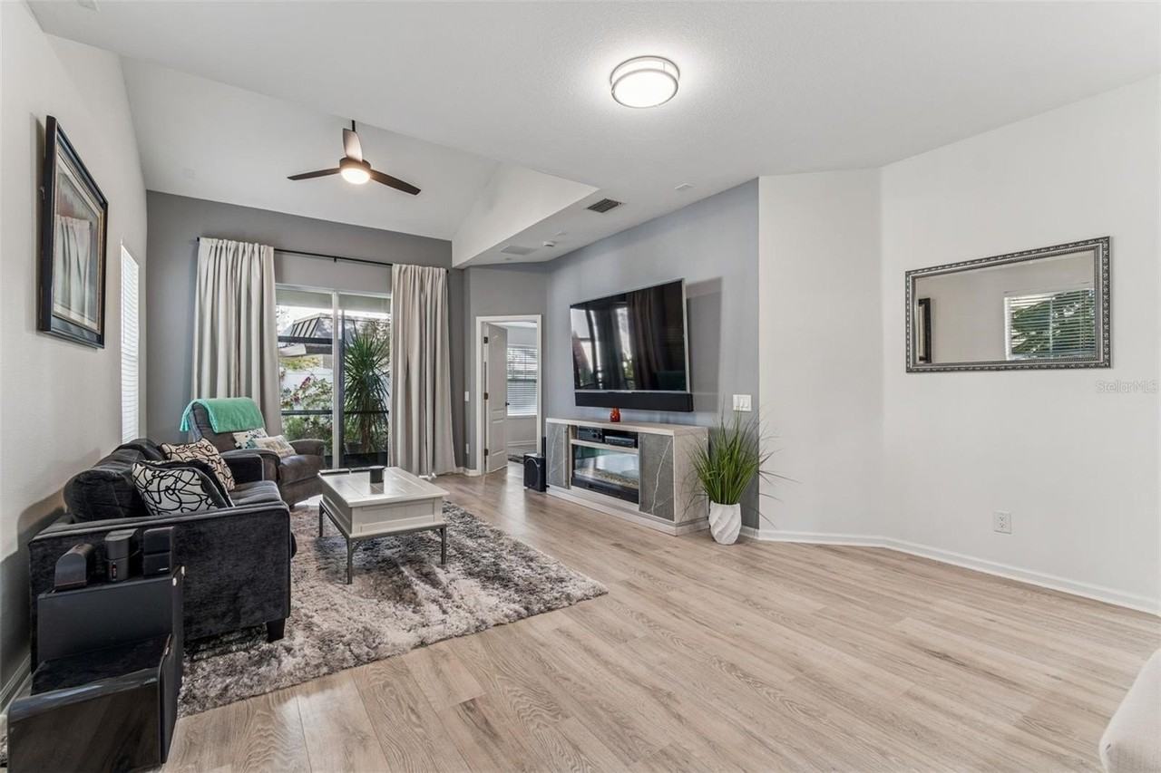 10659 Whittington Ct - Photo 5 of 50