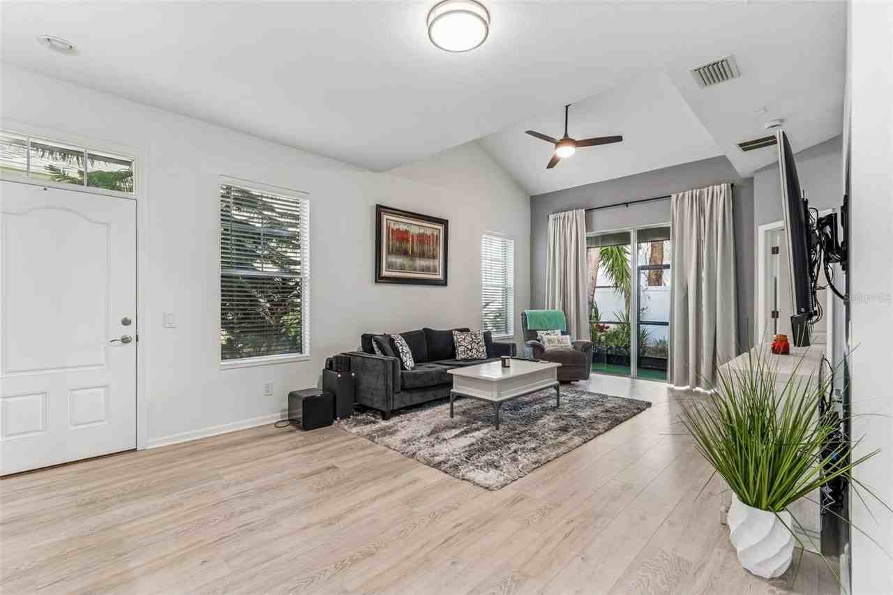 10659 Whittington Ct - Photo 6 of 50