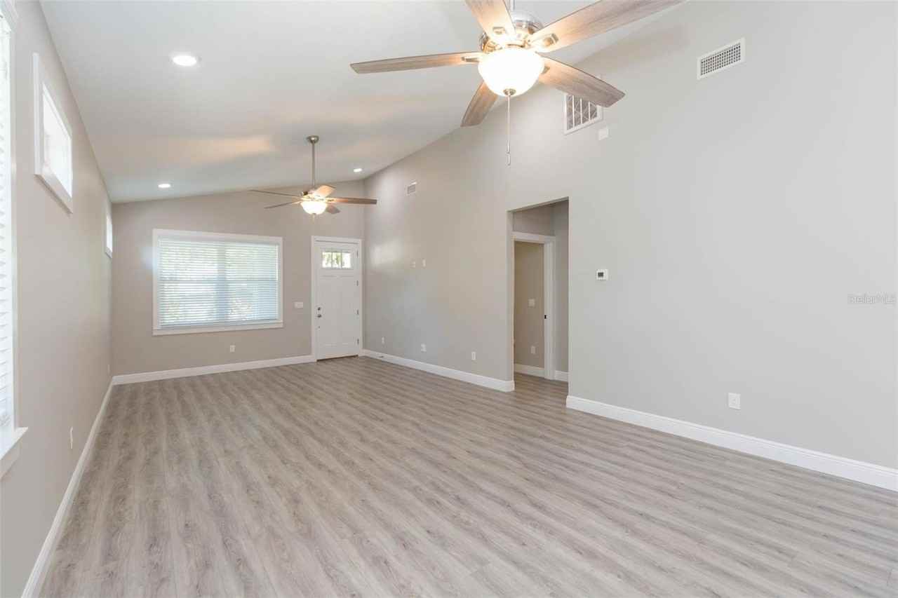 218 W Jean St - Photo 5 of 26