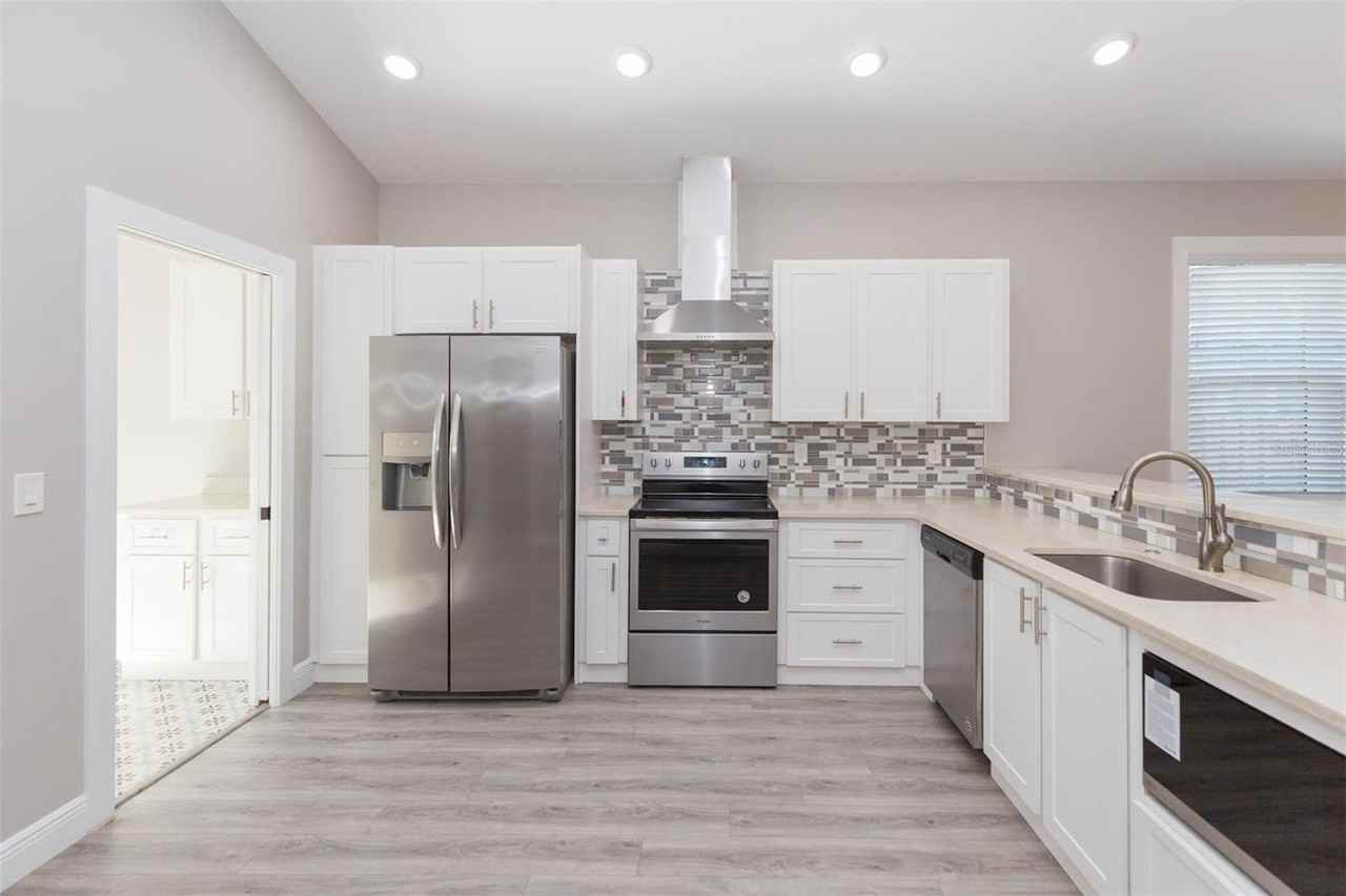 218 W Jean St - Photo 6 of 26