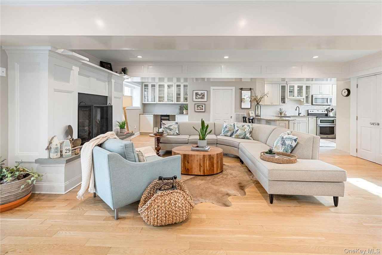 29 Missapoque Ave - Photo 4 of 24