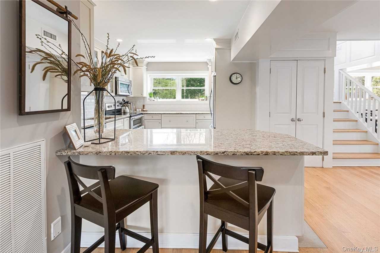 29 Missapoque Ave - Photo 7 of 24