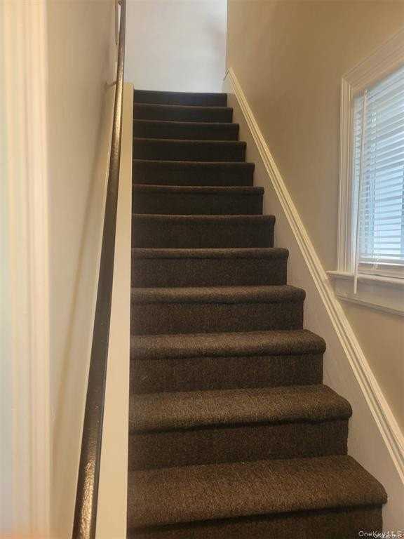 36 Lee Ave - Photo 5 of 8