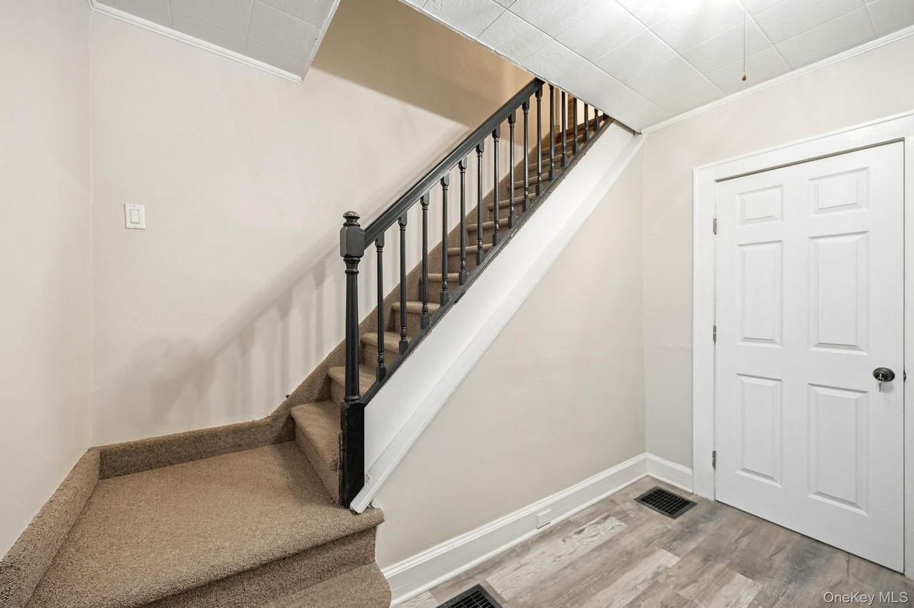 359 Orangeburg Rd Unit 2 #2 - Photo 7 of 39