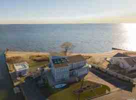 featured image of 2 Bay 9th St