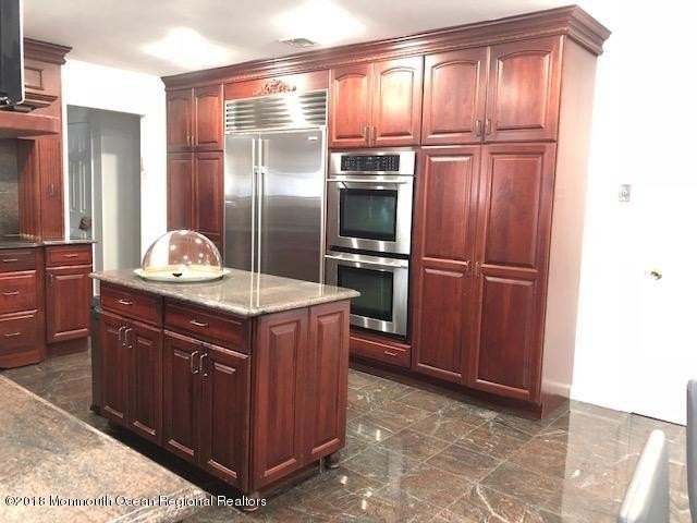 16 Bridle Dr - Photo 4 of 50