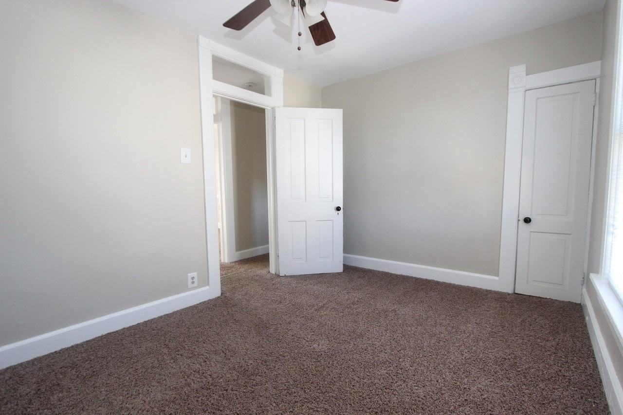 19 W Crystal Lake Ave Unit 19 #19 - Photo 7 of 13