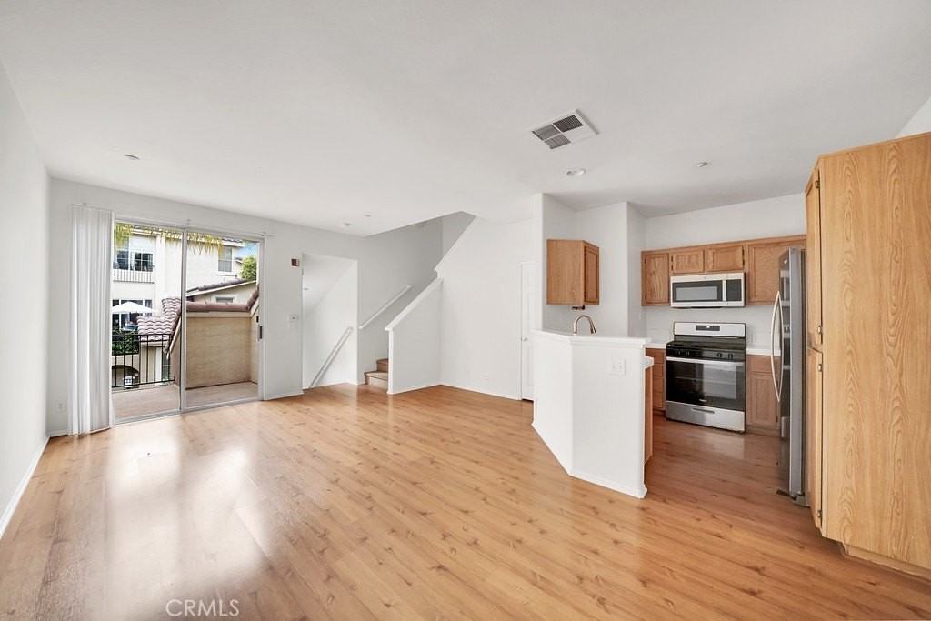 1402 Elk Grv - Photo 2 of 17