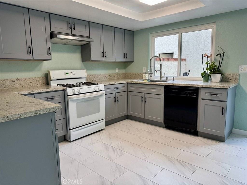 810 S San Carlos Ct - Photo 4 of 20