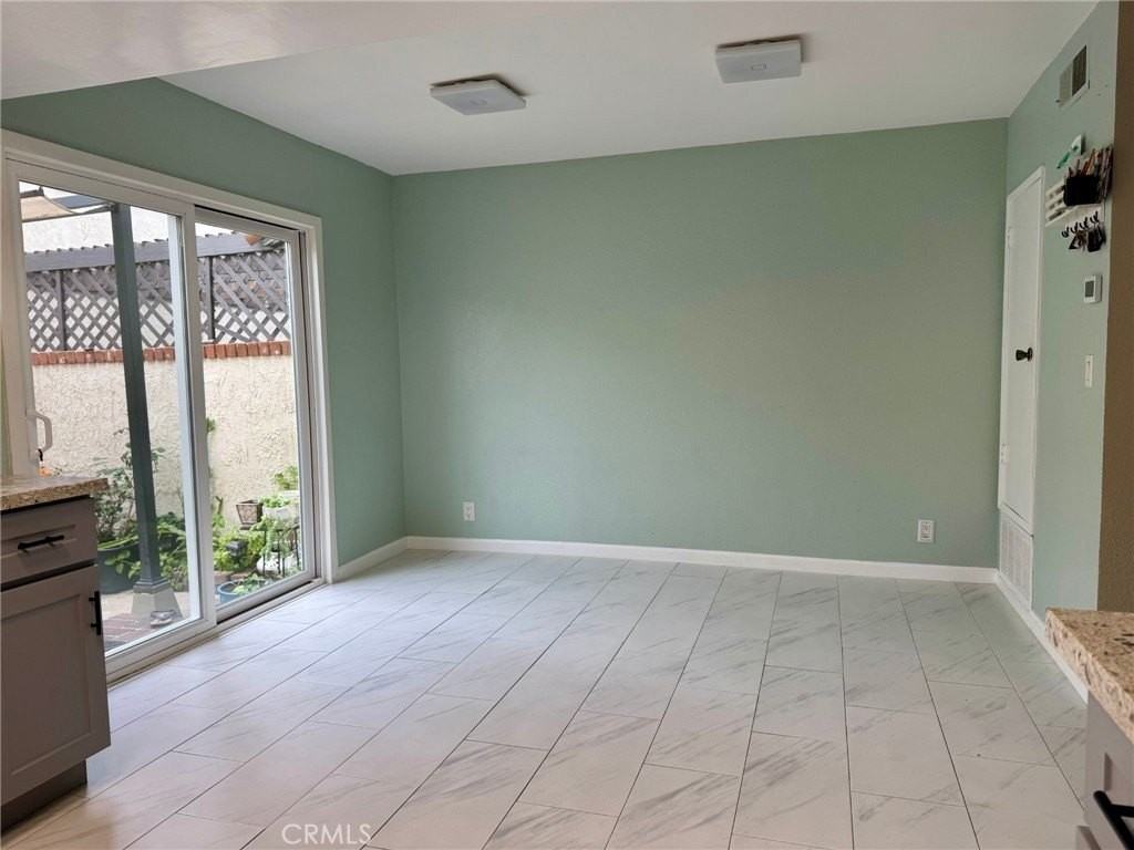 810 S San Carlos Ct - Photo 5 of 20