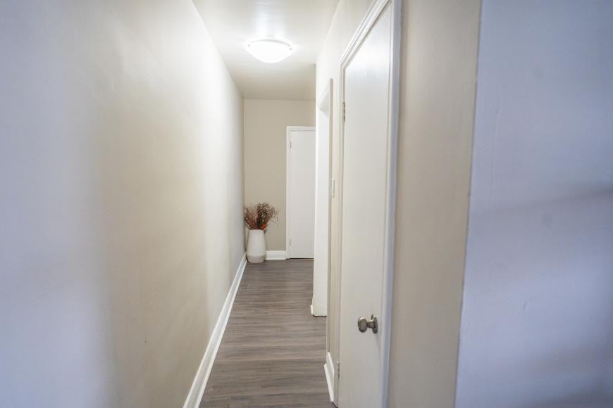 1007 / 1011 Adelaide Street North - Photo 4 of 10