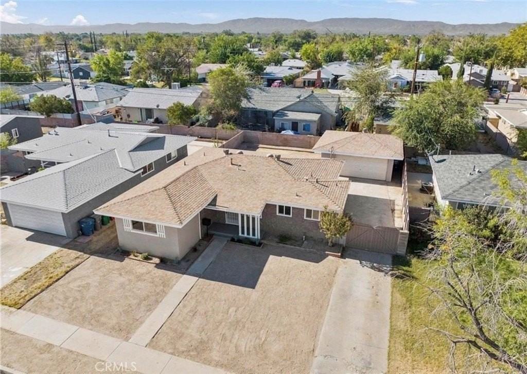 1326 W Avenue H10 - Photo 2 of 22