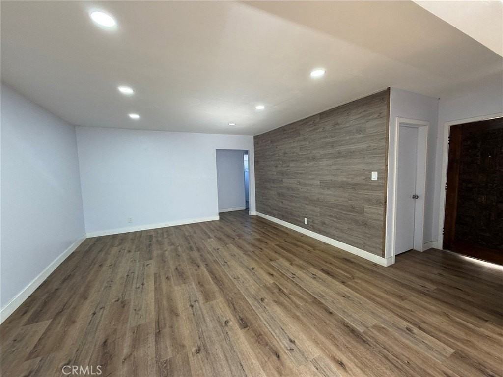 671 Peggy Ave - Photo 5 of 8