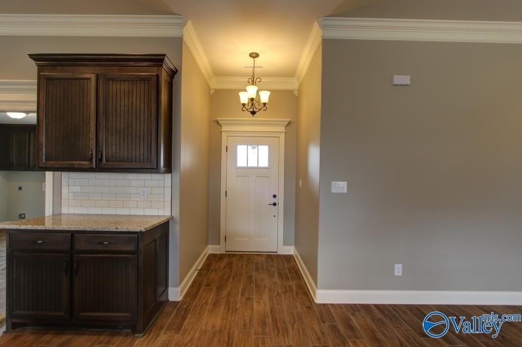 22947 Pin Oak Dr - Photo 2 of 31