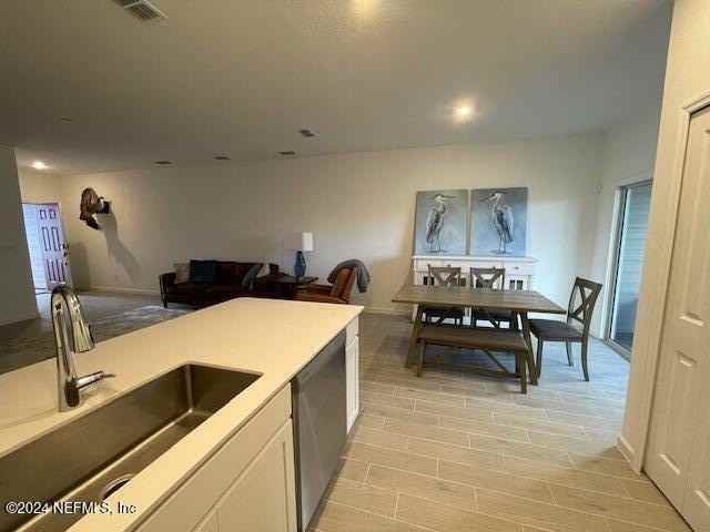 347 Belfort Ct - Photo 7 of 45