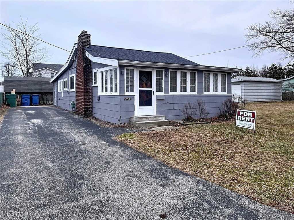 38599 Plains Ct - Photo 2 of 34