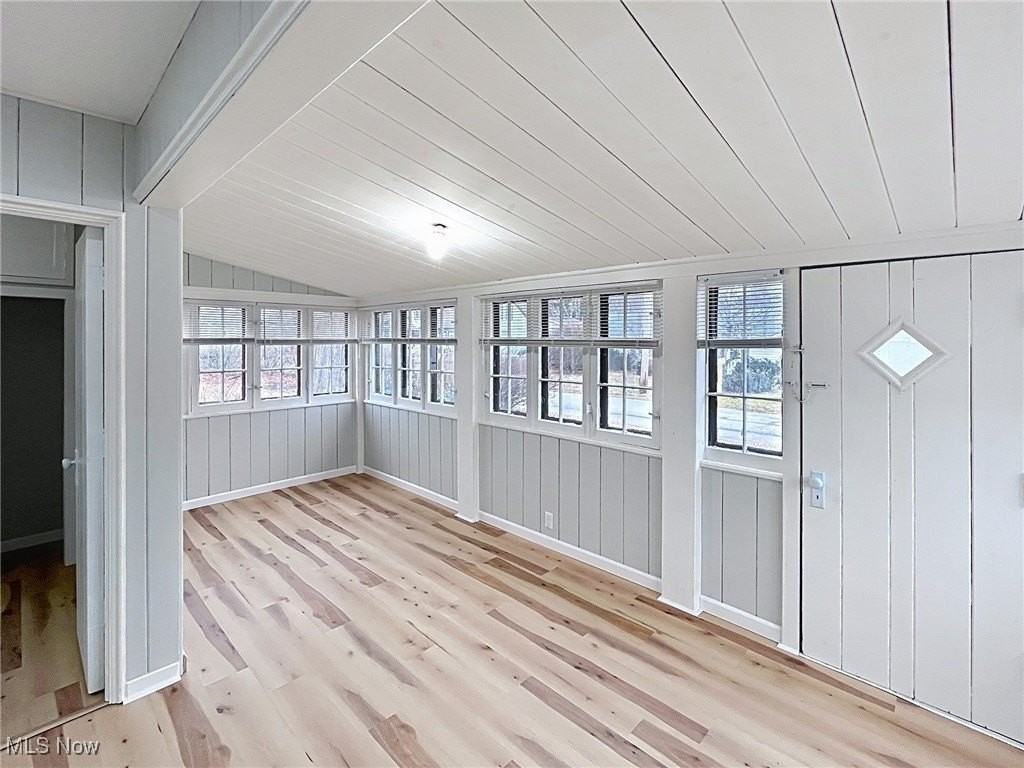 38599 Plains Ct - Photo 3 of 34